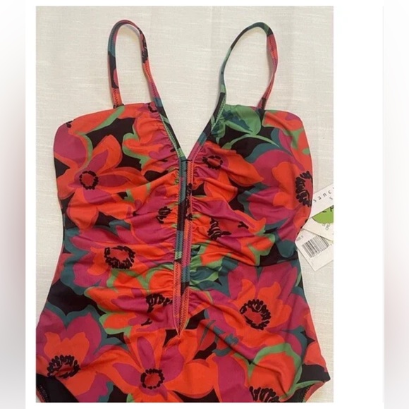 Women's Printed Gardener Shirred-Front One-Piece Swimsuit - Picture 3 of 6